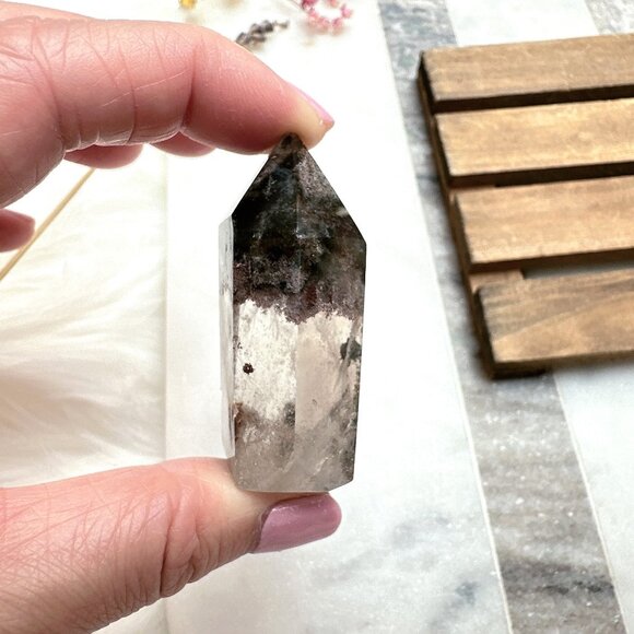 Mini Garden Quartz Polished Point - Picture 7 of 9